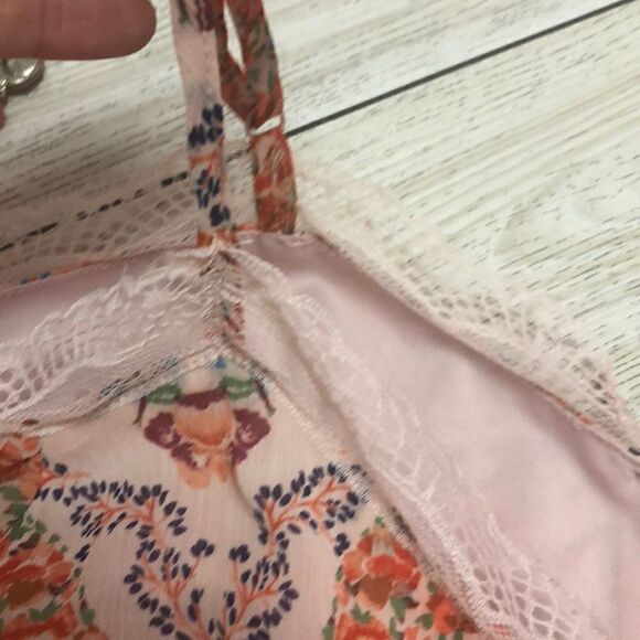 Charlotte Russe chiffon floral print romper XS - Picture 4 of 8